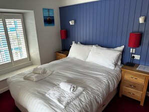 Standard Double Room | Egyptian cotton sheets, down duvets, iron/ironing board, free WiFi - The Castle Hotel (Aberaeron)