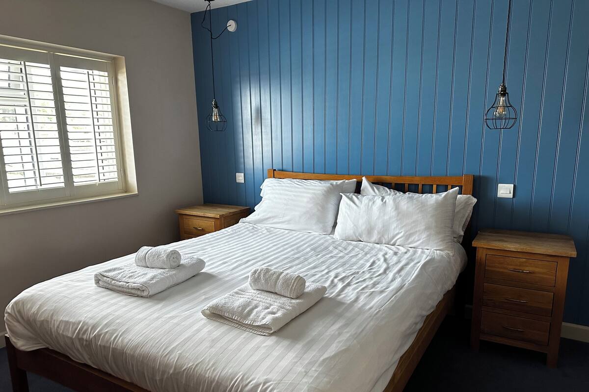 Standardzimmer, 1 King-Bett, Meerblick | Bettwäsche aus ägyptischer Baumwolle, Daunenbettdecken