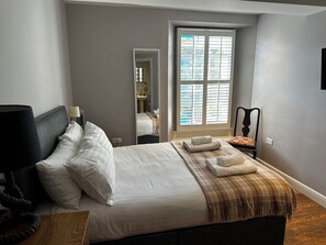 Standard Double Room | Egyptian cotton sheets, down comforters, iron/ironing board, free WiFi - The Castle Hotel (Aberaeron)