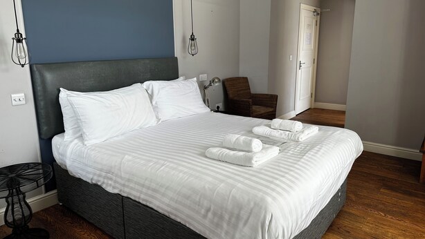 Standard Room, 1 King Bed - The Castle Hotel (Aberaeron)
