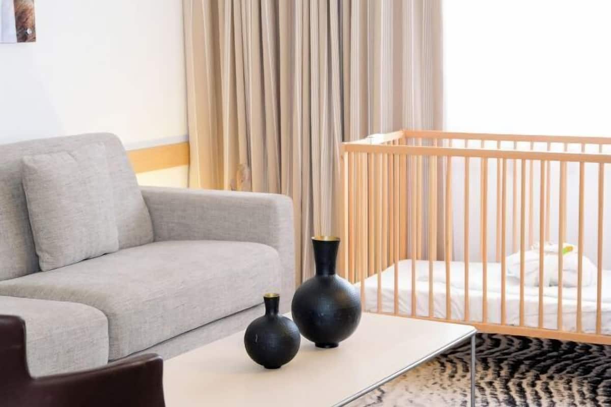 Living area | Flat-screen TV