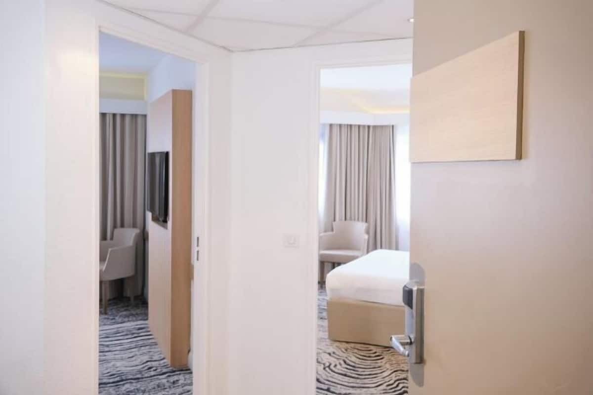 Minibar, in-room safe, desk, soundproofing