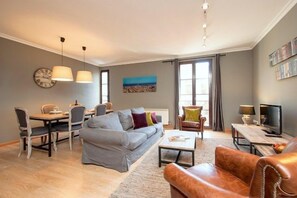 Apartment, 3 Bedrooms (5 Adults) | In-room safe, iron/ironing board, cots/infant beds, free WiFi - Short Stay Group Paseo de Gracia Serviced Apartments (Barcelona)