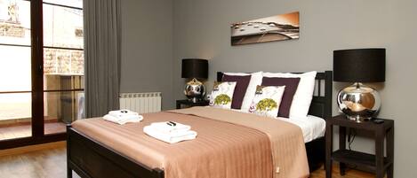 In-room safe, iron/ironing board, cots/infant beds, free WiFi