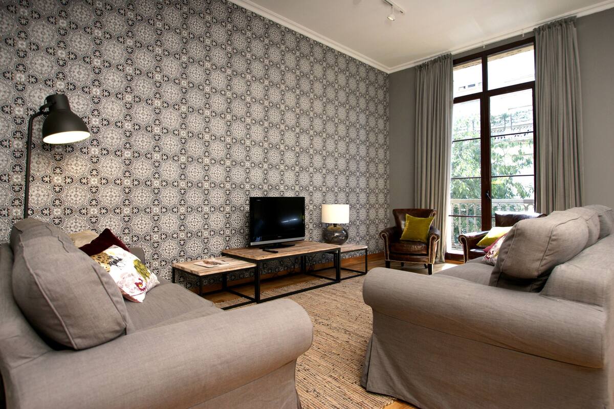Apartment, 3 Bedrooms (5 Adults) | Living room | Plasma TV