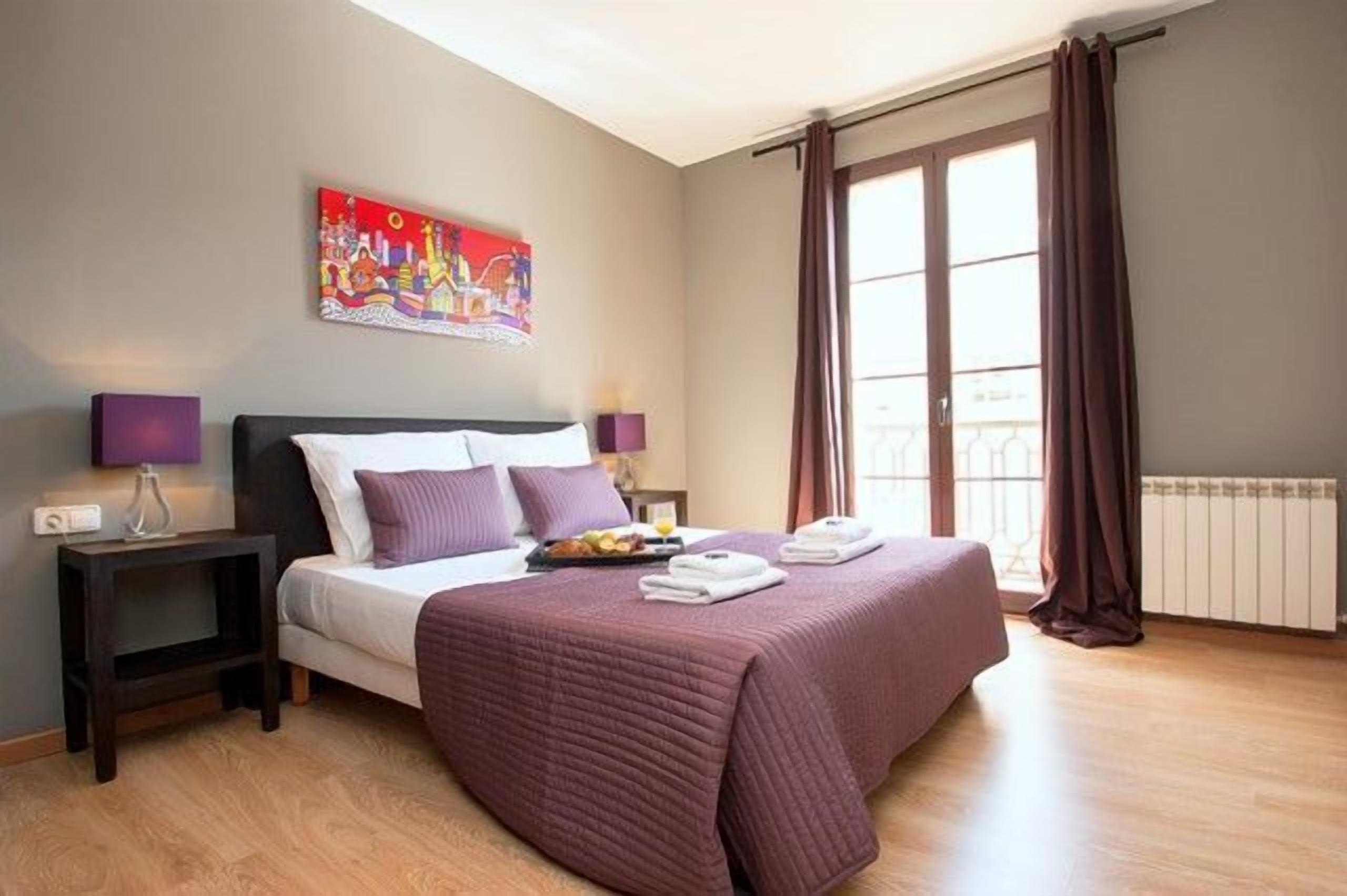 Appartement, 3 slaapkamers (6 people) | Een kluis op de kamer, een strijkplank/strijkijzer, babybedden