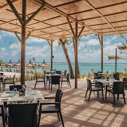 3 restaurants, breakfast, lunch, dinner served; international cuisine