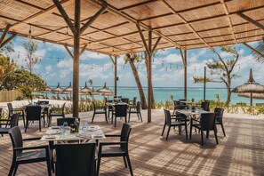 3 restaurants, breakfast, lunch, dinner served; international cuisine - Crystals Beach Resort Belle Mare, a member of Radisson Individuals (Belle Mare)