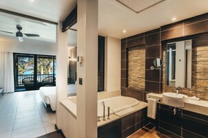 Minibar, in-room safe, desk, blackout drapes