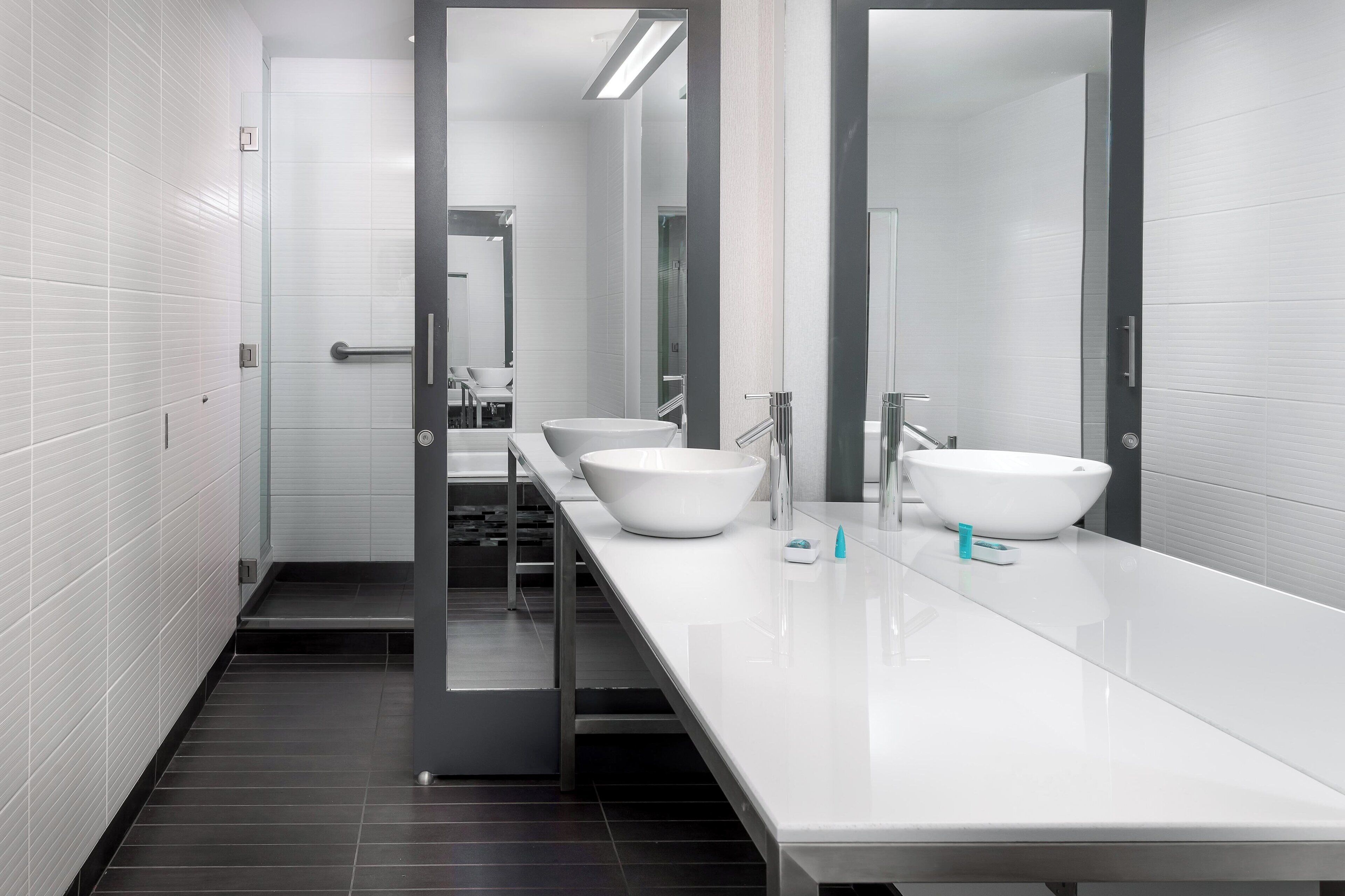 aloft, suite, 1 king bed, city view | bathroom | shower, designer toiletries, towels