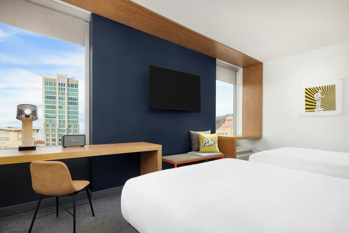 Premium bedding, in-room safe, desk, iron/ironing board