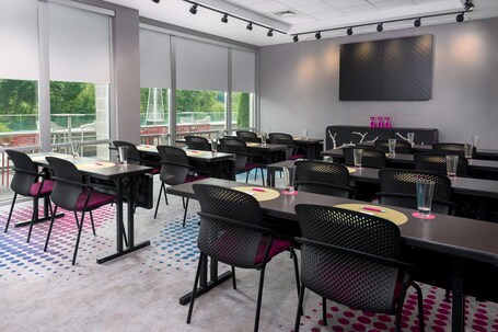Aloft Asheville Downtown - Image 33