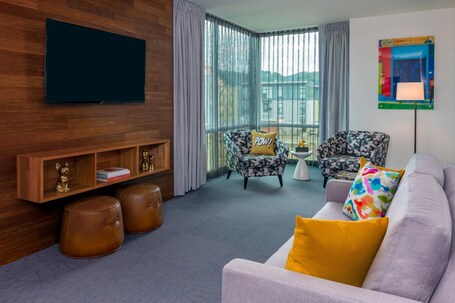 Aloft Asheville Downtown - Image 30