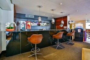 Cocktail bar - Oft Alfre Hotels (Goiânia)