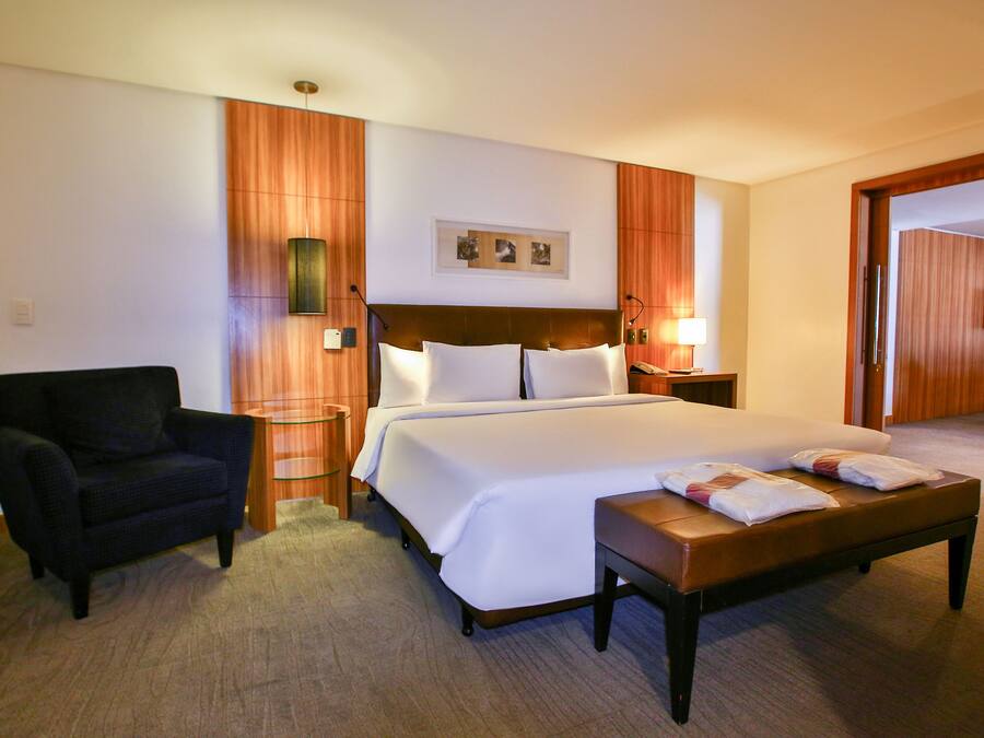 Minibar, in-room safe, individually furnished, desk