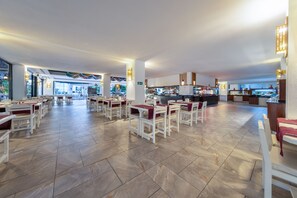 2 restaurants, lunch served - Oludeniz Beach Resort by Z Hotels (Fethiye)