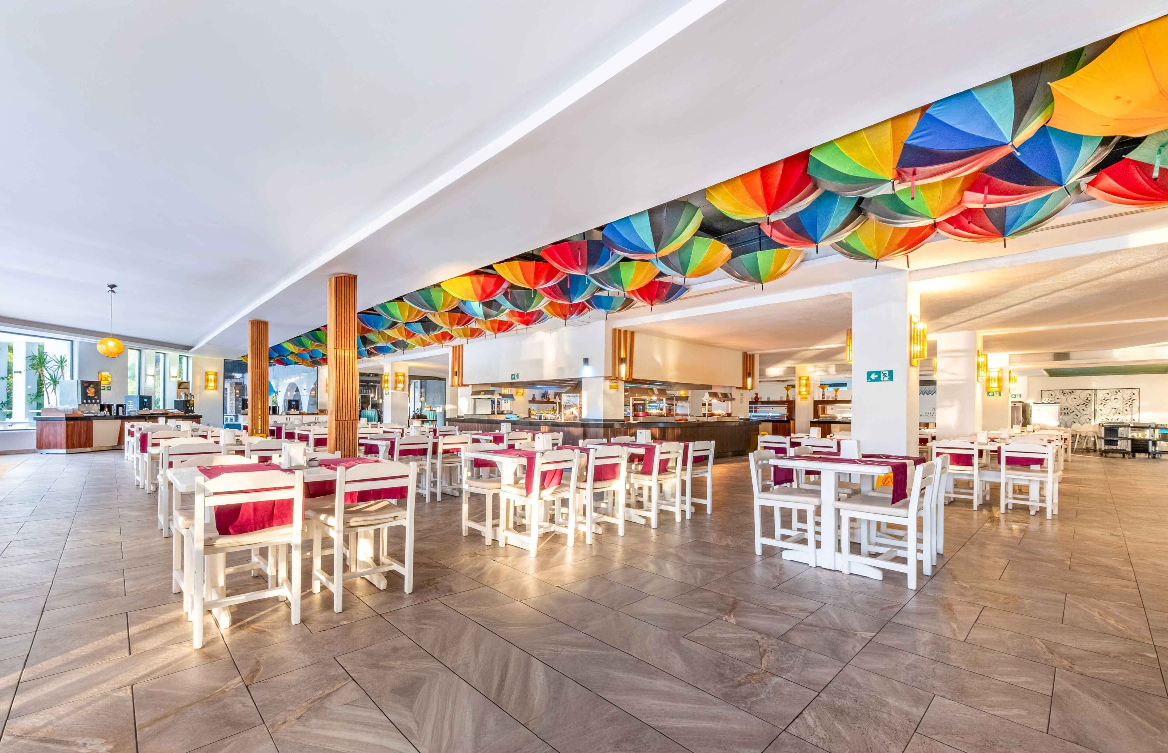 2 restaurants, lunch served