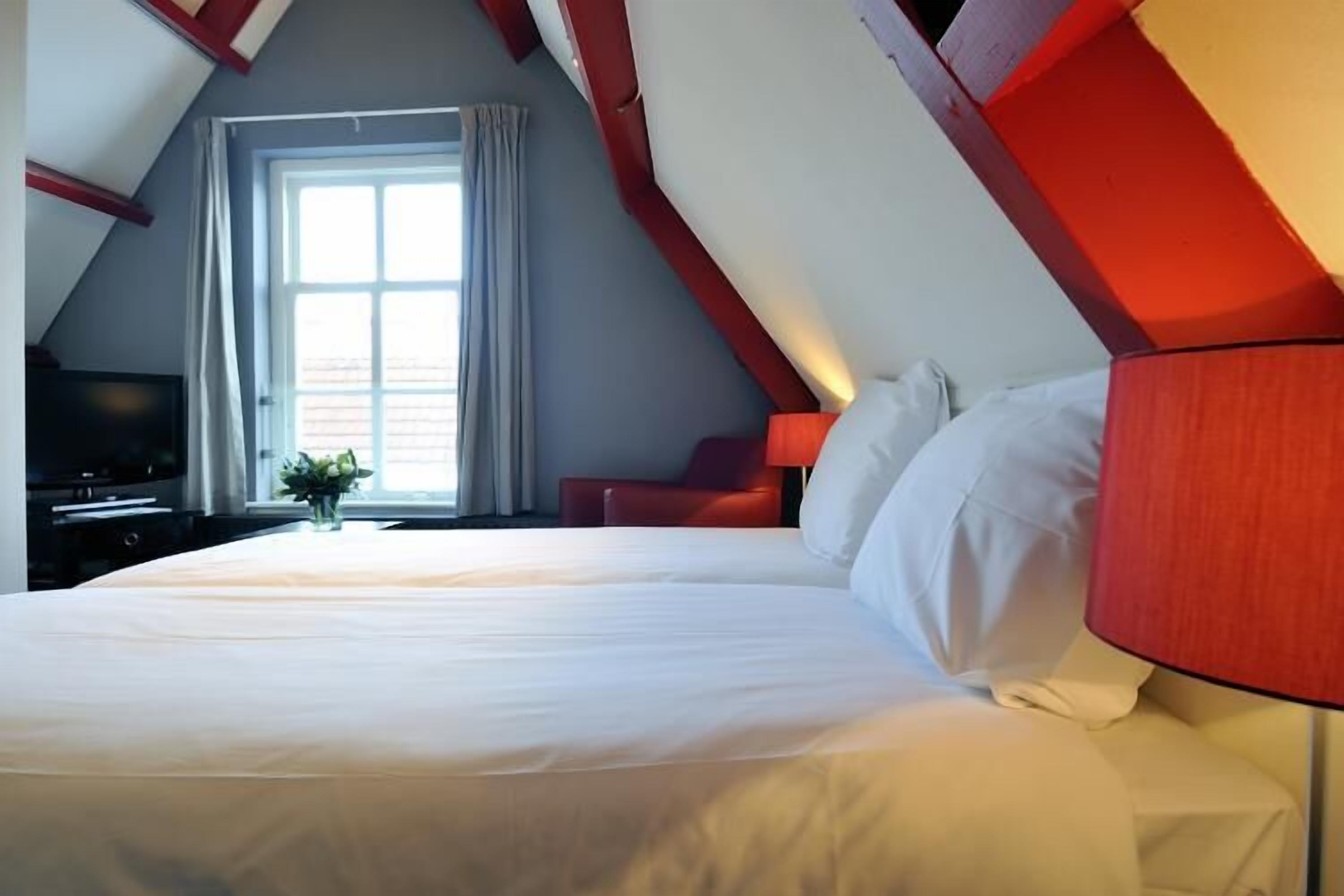 Chambre Double, 1 lit double | Literie de qualité supérieure, couette en duvet d'oie