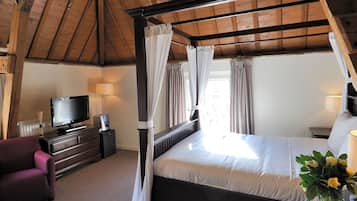 Luxury Double Room, 1 Bedroom | Premium bedding, down comforters, in-room safe, cribs/infant beds