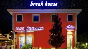 Front of property - Break House Hotel (Terranuova Bracciolini)