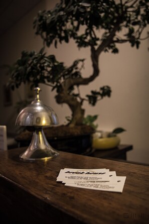 Check-in/check-out kiosk