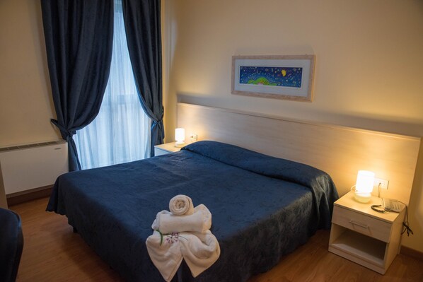 Doppel- oder Zweibettzimmer