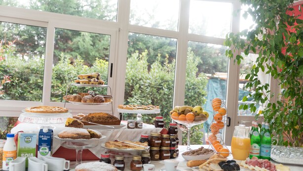 Serves breakfast, lunch, and dinner - Break House Hotel (Terranuova Bracciolini)