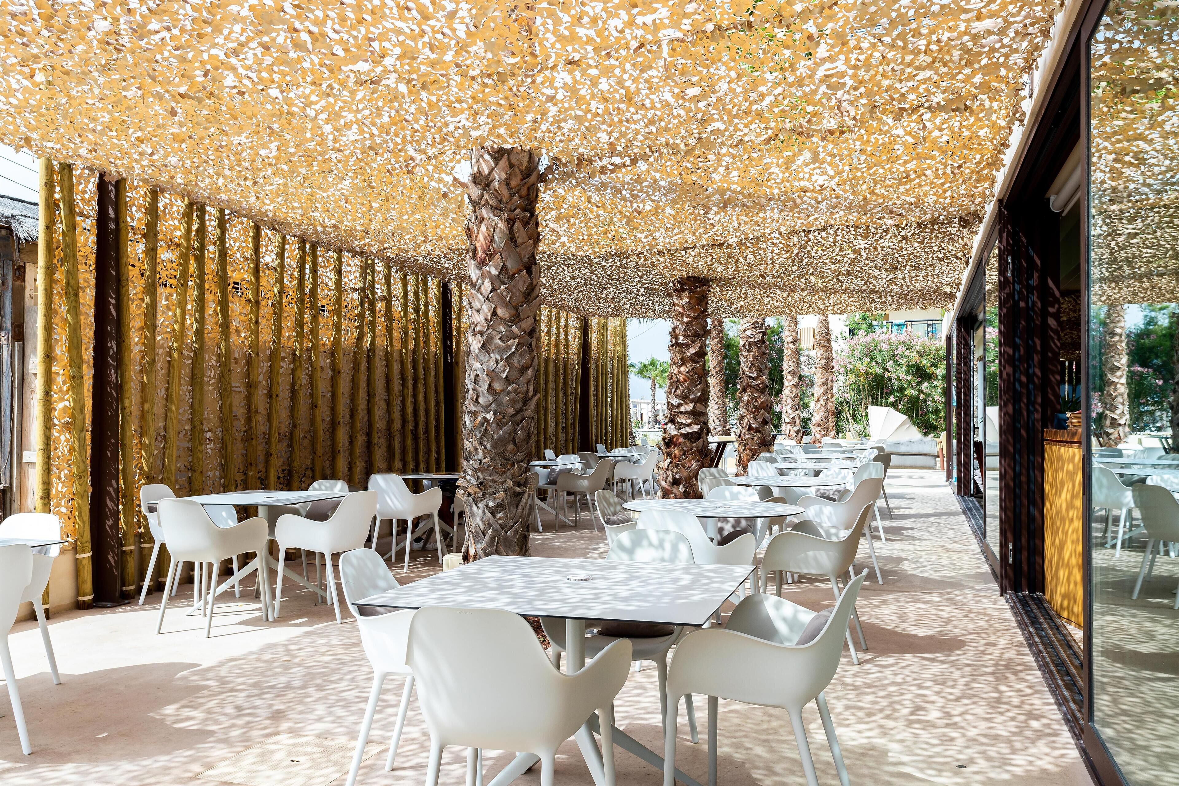 10 restaurants servant le petit déjeuner, le déjeuner et le dîner
