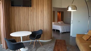 Suite - 1 soveværelse | Opholdsområde | LCD-tv