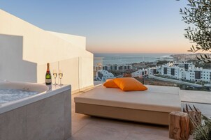 Bañera y ducha independientes, artículos de tocador gratuitos