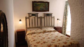 Down duvets, individually decorated, individually furnished, free WiFi