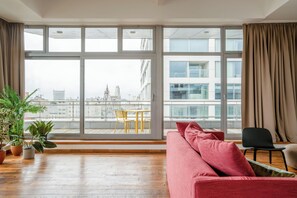 24-inch flat-screen TV with cable channels, TV - Smartflats - Central Antwerp (Antwerp)