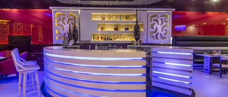 Bar (trong khuôn viên)