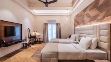 エグゼクティブ ルーム | 高級寝具、低反発ベッド、セーフティボックス (室内)、デスク