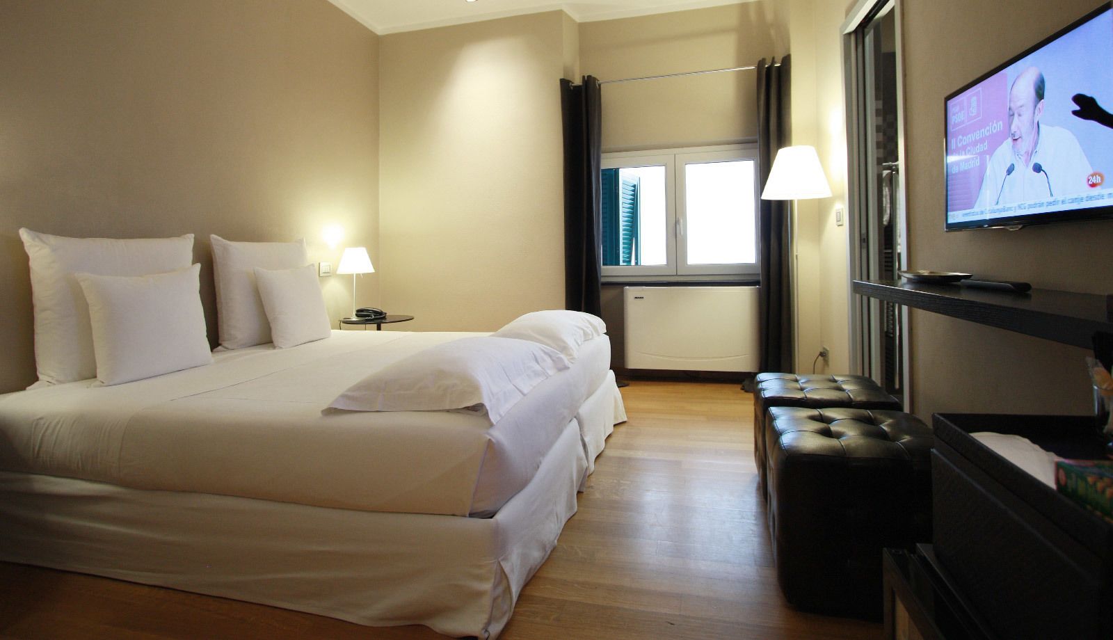 Habitación doble superior | Sábanas italianas Frette, edredón y minibar 