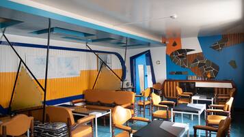 Se ofrece un desayuno continental (12 EUR por persona)