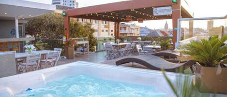 Bain à remous extérieur