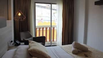 Superior Room, 1 King Bed, Balcony | 1 bedroom, minibar, in-room safe, desk