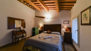 Standard Double Room | Minibar, desk, free WiFi