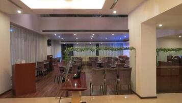 Local and international cuisine