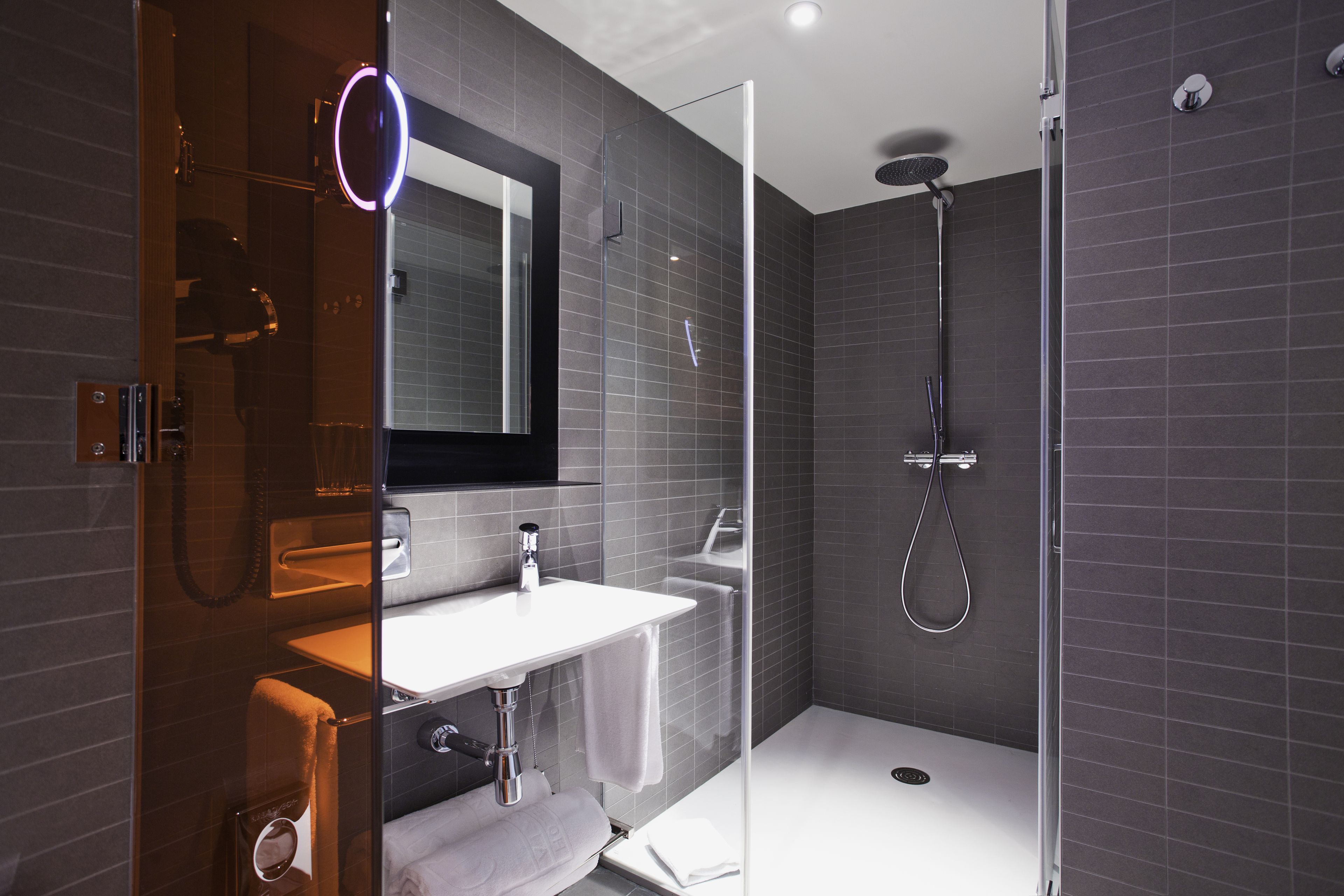 rainfall showerhead, free toiletries, hair dryer, bidet