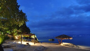 Private beach, fishing - The Bay Resort & Restaurant (Ko Pha-ngan)