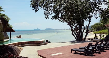 The Bay Resort & Restaurant