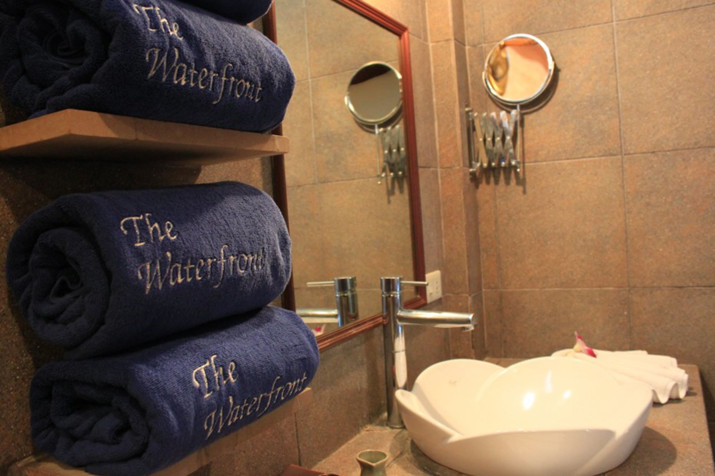 shower, free toiletries, hair dryer, slippers