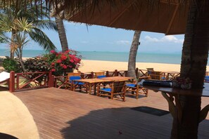 Breakfast area - The Waterfront Hotel at Fisherman's Village (Koh Samui)