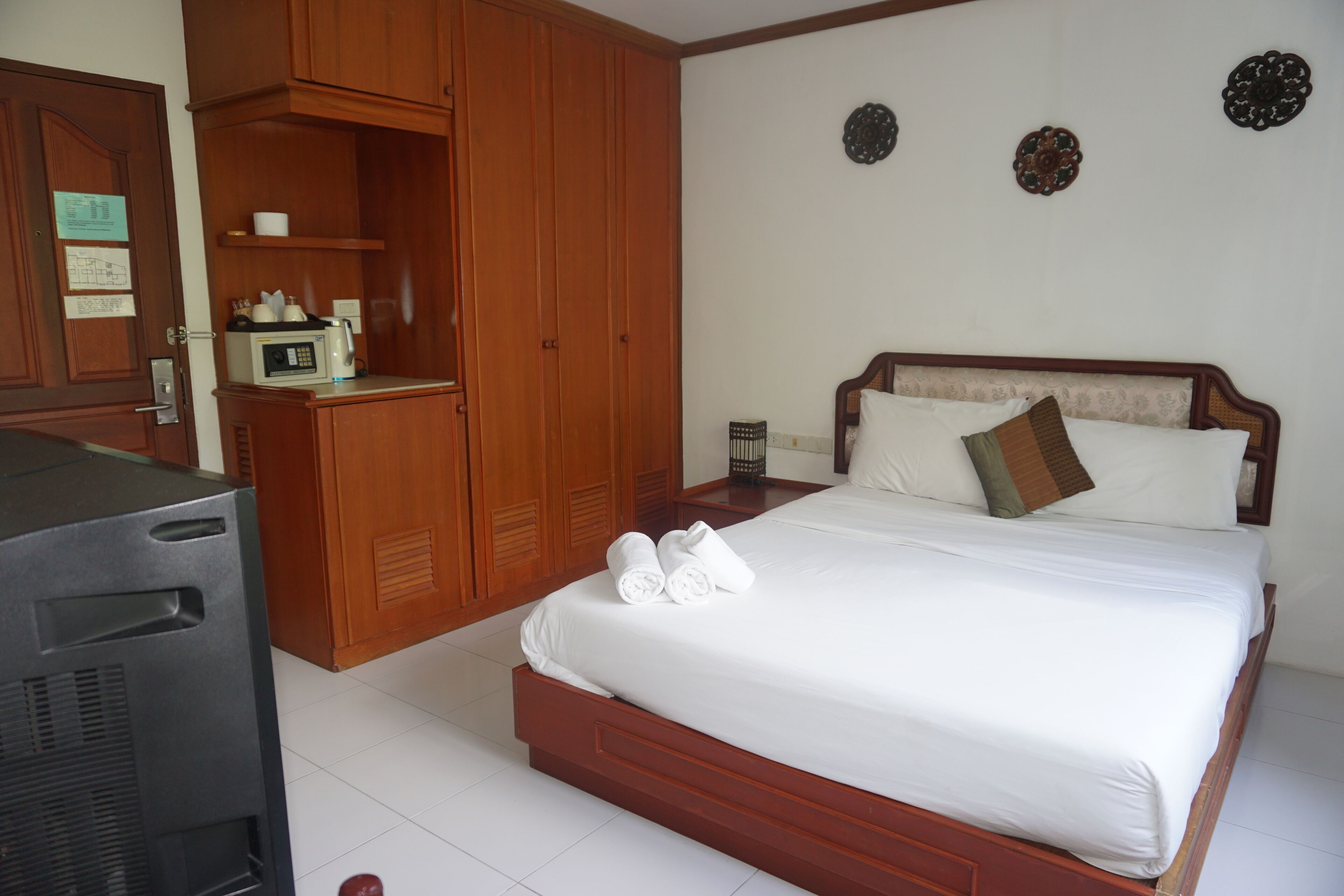 standard room | premium bedding, minibar, in-room safe, individually furnished
