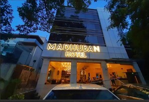 Exterior - Madhuban Hotel (New Delhi)