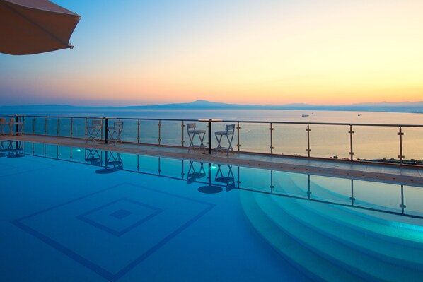 季節性室外游泳池