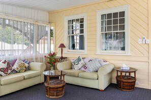 Living area - La Maison Boutique (Katoomba)