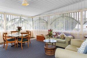 Living area - La Maison Boutique (Katoomba)